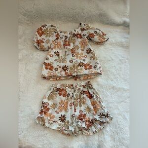 🌸5/$50🌸Floral Puff Sleeve Top and Shorts Set in Cream, Rust & Olive